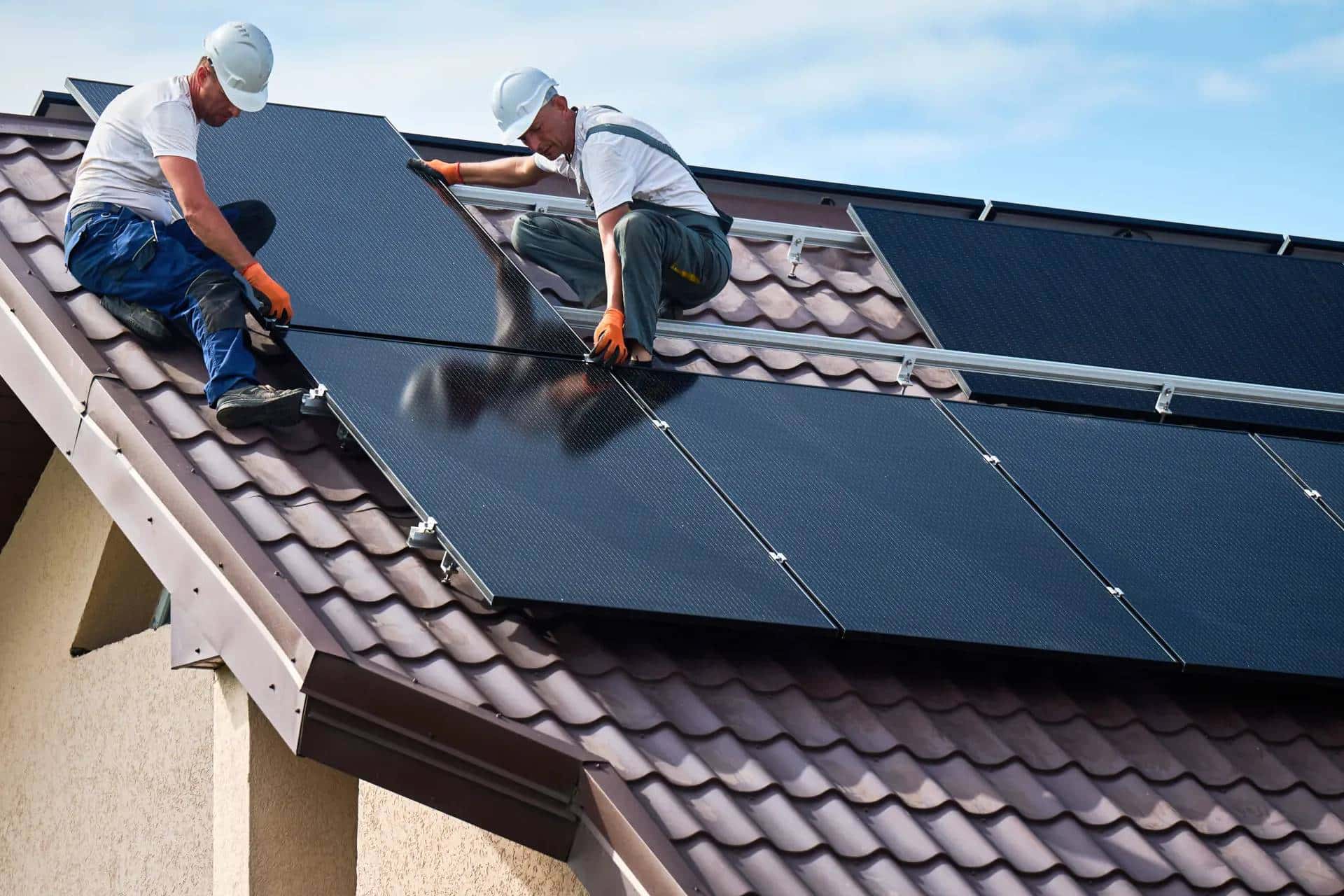 Electric UP II instalarea sistemelor de panouri fotovoltaice